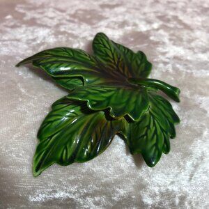 Vintage Green Leaf Pin Brooch Metal Painted EUC Retro Collectible Nature Jewelry
